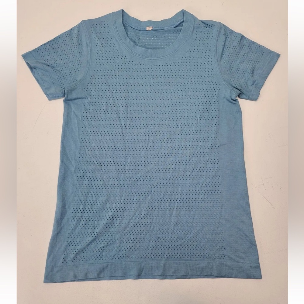 Lululemon Breeze By Short Sleeve Squad Cascade Blue Size 4 Womens